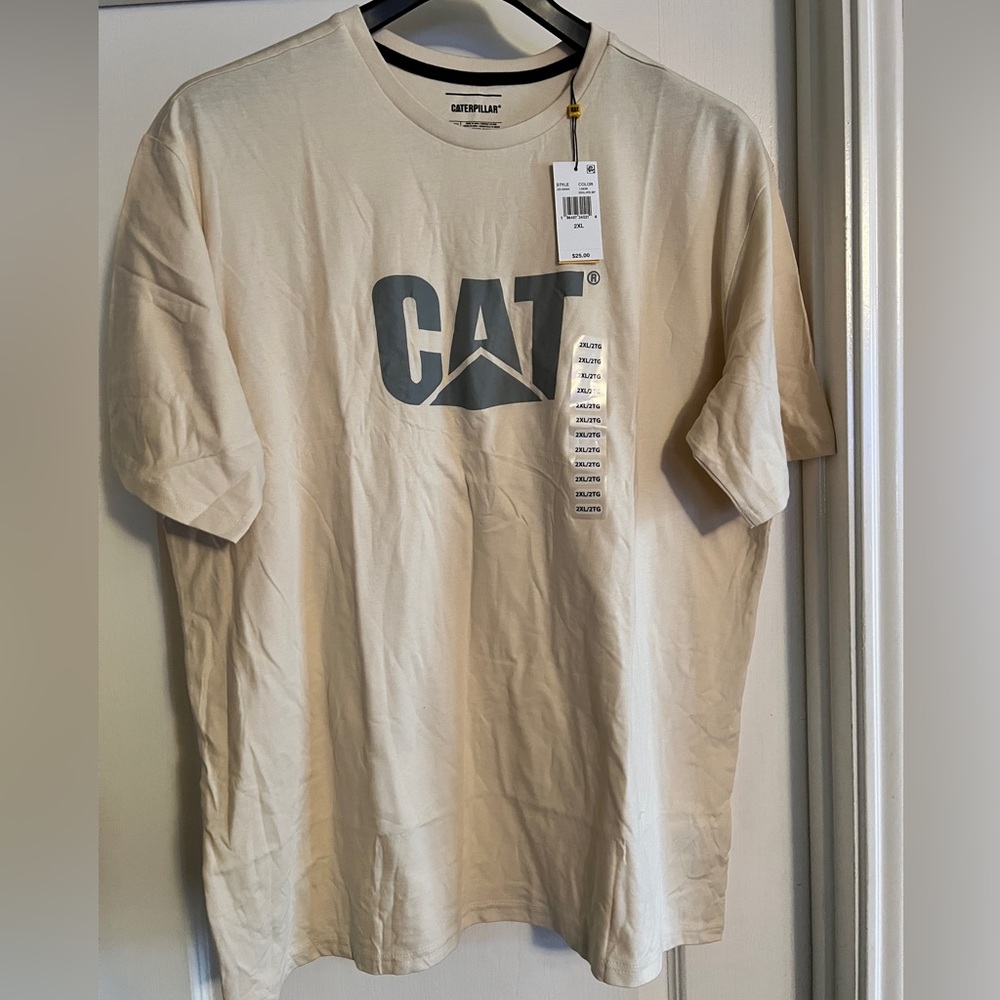Caterpillar ‘CAT’ cream and gray T-Shirt size XXL